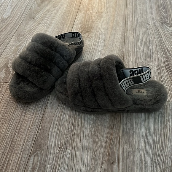 UGG slides - Picture 3 of 4